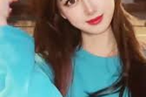 内娱女演员深夜溜进KTV陪酒姿态放低到尘埃