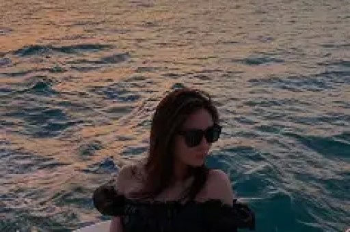 爆4条大瓜！湖南台女主持被曝背高仿、贾玲体重回弹、陈好疑怀四胎沈腾再遭百花冷遇
