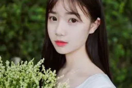 这个坚强面对绝症的少女形象不仅让